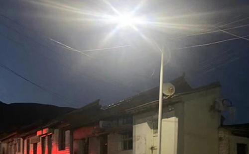 农村院子里最适合的永安坝街道太阳能路灯亮度与安装要点